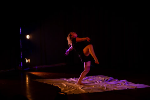 Jasmin dancing